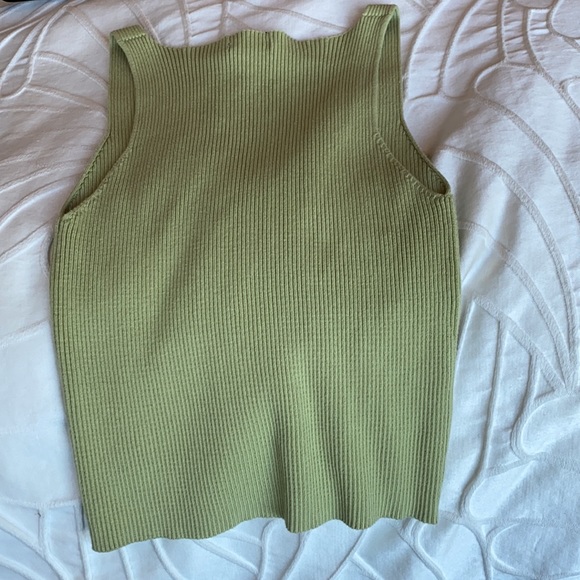 Forever 21 green v top - Picture 2 of 2